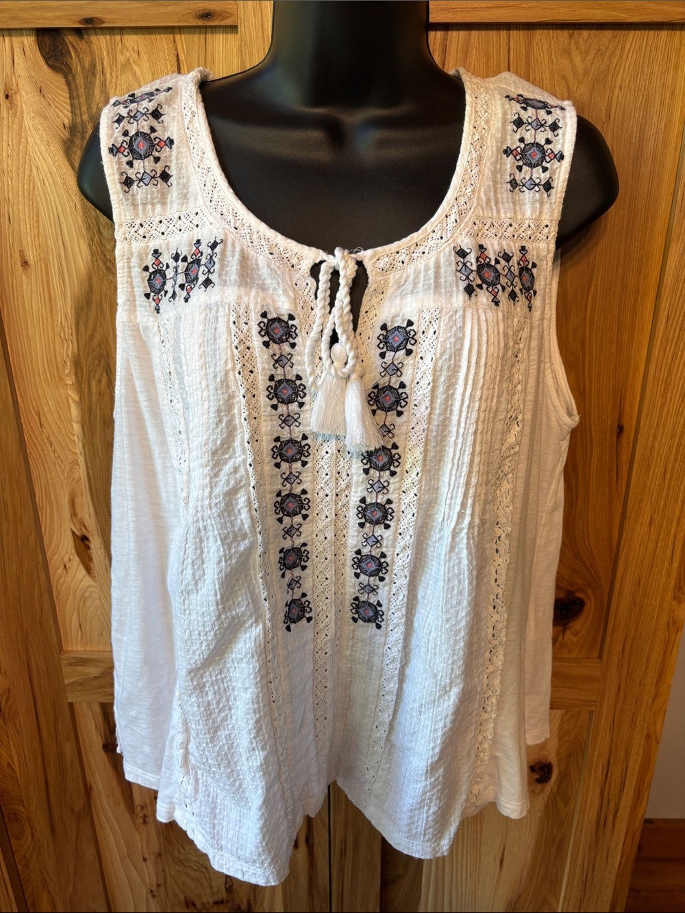 Lucky Brand White Sleeveless Embroidered Tassel Peasant Camisole